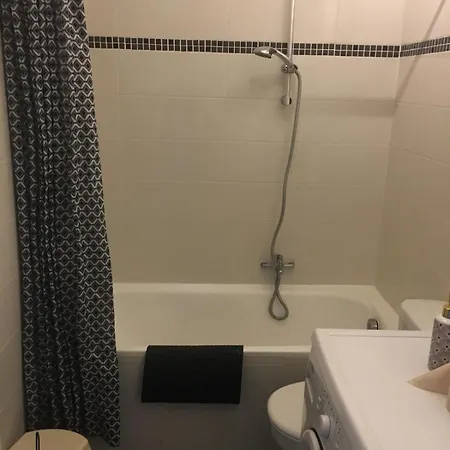 Quiet Flat With Private Garden Apartment *