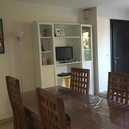Quiet Flat With Private Garden
